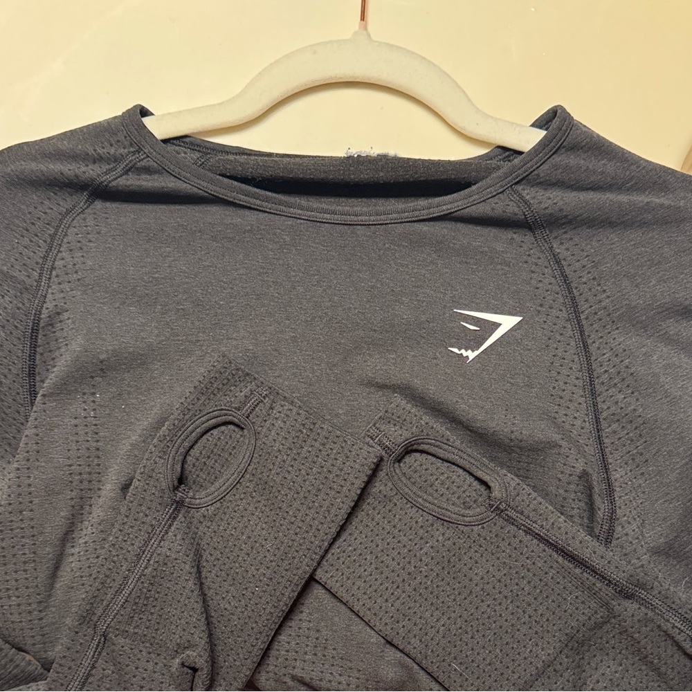 Gymshark Black Long Sleeve Crop Top - Picture 4 of 4